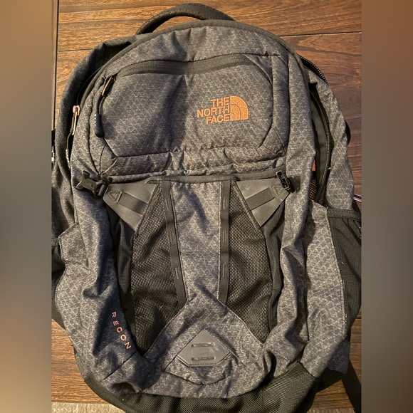 The North Face Recon Backpack - Picture 1 of 9